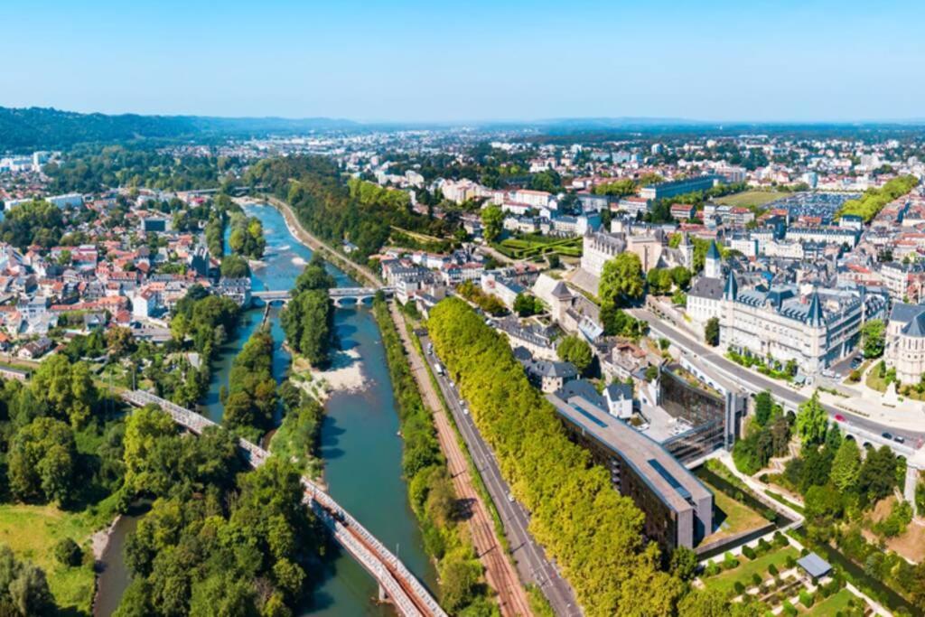 ONLOC - Appart Réveil proche Halles avec parking Pau Esterno foto